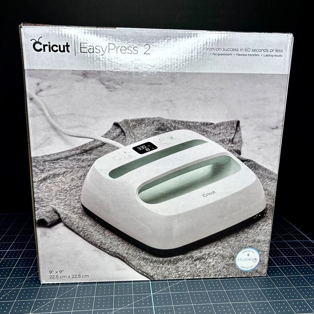 (NEW) CRICUT 2006808 EasyPress 2 Heat Press Machine 400℉ 9x9in Mint