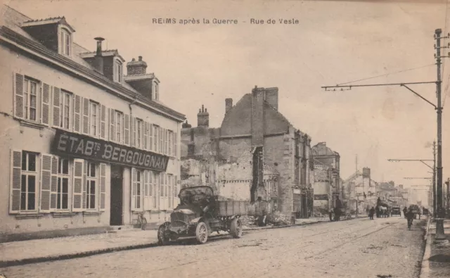 CPA 51 REIMS après la Guerre Rue de Vesle