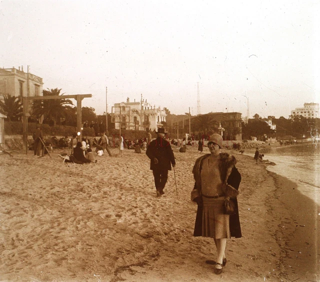 FRANCE women's beach fashion c1925 photo stereo glass plate VR22L29n24   