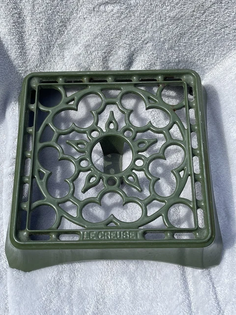SQUARE LE CREUSET green cast iron trivet with candle holder/warmer Vintage  F6 £35.00 - PicClick UK