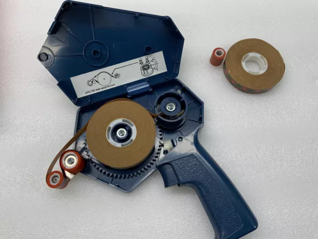 Scotch 752 ATG transfer tape adhesive gun with two rolls transfer adhesive