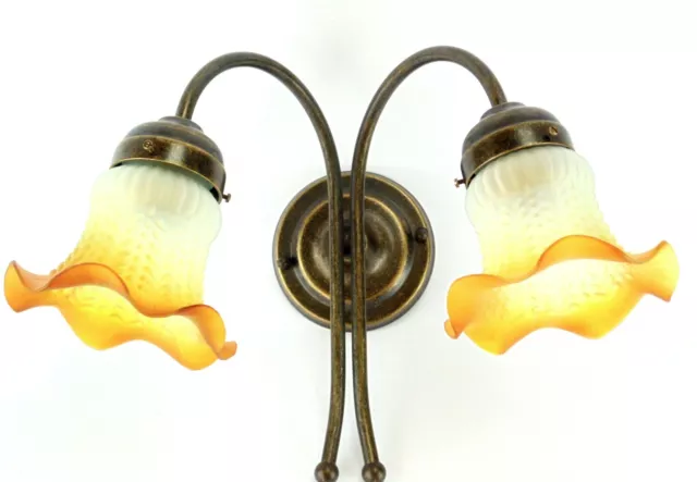 Applique lampada in ottone anticato liberty a 2 luci da parete con vetri ambra