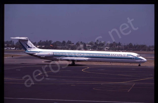 Republic McDonnell Douglas MD-82 N301RC Oct 86 Kodachrome Aircraft Slide/Dia