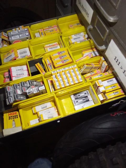 MOTOSPORTS HUGE LOT QTY 674 New Genuine NGK SPARK PLUGS (83 Different  Sizes)