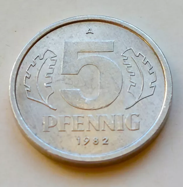 DDR, 5 Pfennig 1982 A, J. 1509, vz+/matt +++ sehr seltener Jahrgang!