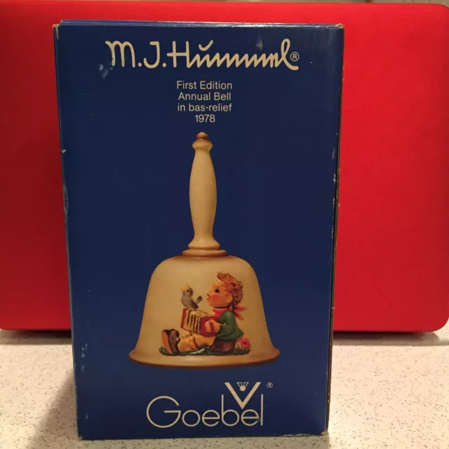 Vintage Goebel Hummel First Edition Annual Bell In Bas-Relief 1978 #700 Mint