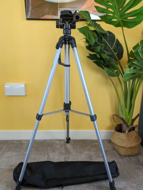 Amazon Basics 60 Inch Lightweight Tripod With Bag