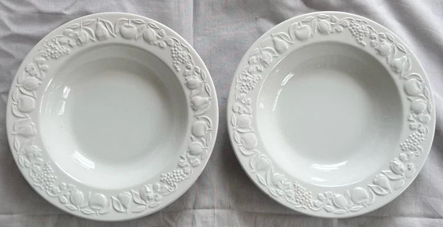 Lot De 2 Assiettes Creuses Wedgwood Patrician - Faïence Moulée à Guirlande - Angleterre - Occasion