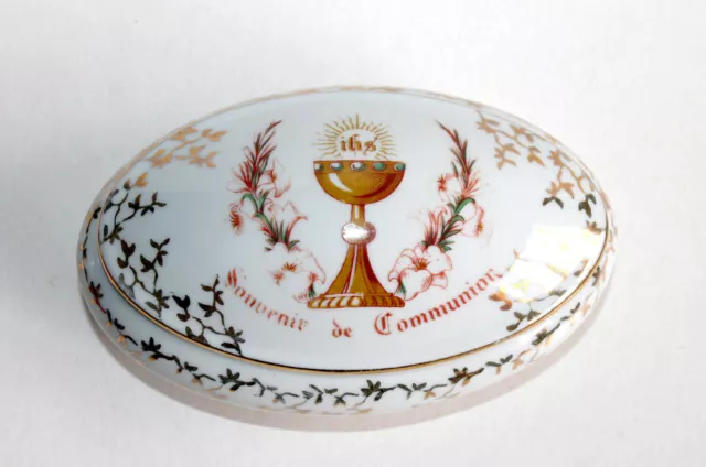 LIMOGES, BONBONNIERE BOITE, SOUVENIR DE COMMUNION en PORCELAINE, DORÉ PEINT MAIN