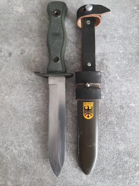 ORIGINAL BUNDESWEHR FELDMESSER mit Metallscheide und Emblem sowie