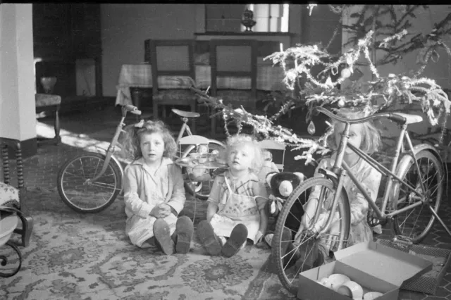 Lot 18 anciens négatifs photo  35mm bobine Noël Famille an.1949