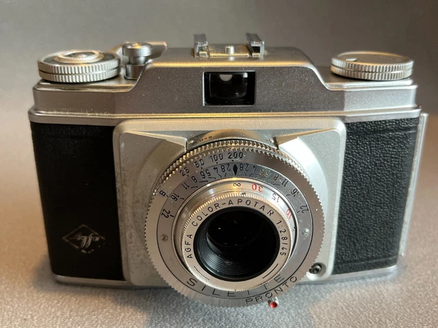 Agfa Silette Camera, Prontor - SVS Shutter Apotar 1 - 3.5 45mm Lens W/Case