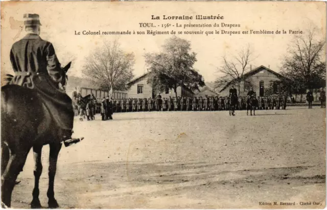CPA Militaire Toul - 156e - La présentation du Drapeau (90428)