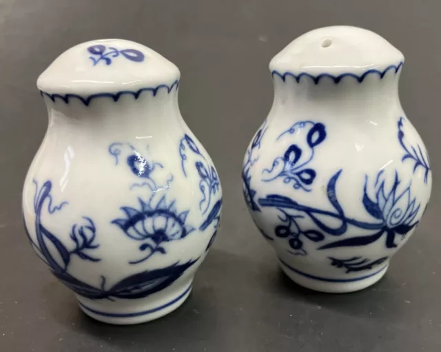 Blue Danube Salt And Pepper Set Onion Preowned