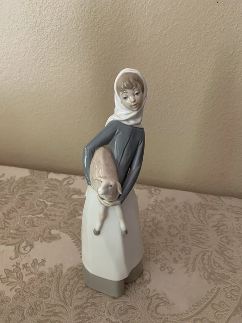 Lladro 4584 "Girl With Lamb Sheep" Porcelain Figurine 11" Tall
