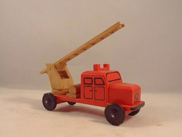 Camion pompier bois enfant – Véhicule d’intervention robuste