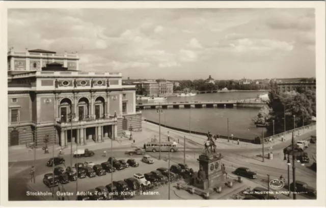 CPA AK STOCKHOLM Gustav Adolfs Torg och Kungl. Teatern SWEDEN (1140297)