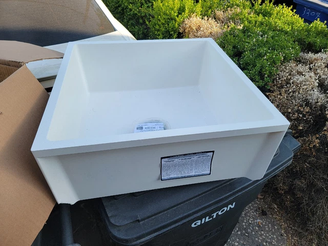 Mustee 63M 24" x 24" x 10" Mop Service Basin