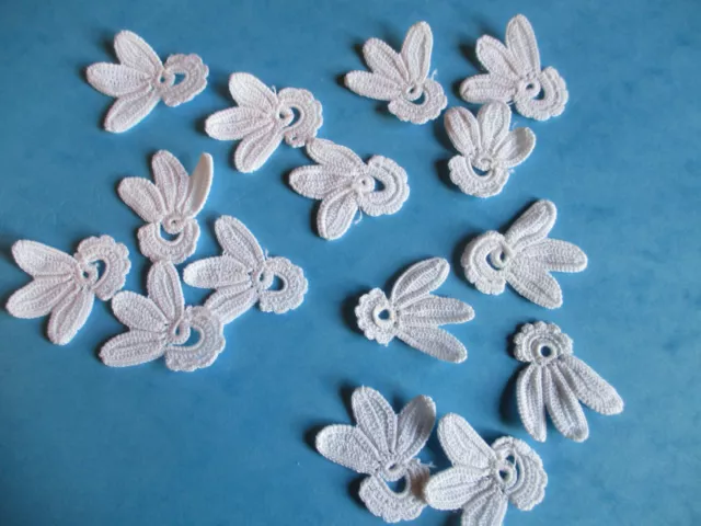 30 éléments dentelle main au crochet point d'Irlande anciens 1900 3.2 x 3.2 cm