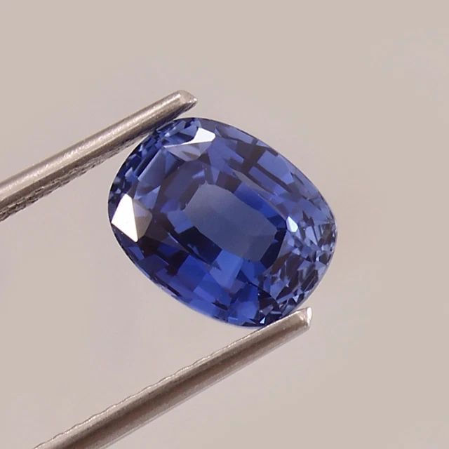 Lot De 50 Saphirs Naturels Bleus Ceylan VVS - Taille 1.6mm Rond, 1.20-1.25 Ct Total