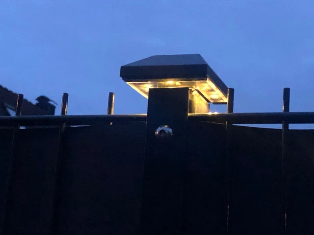 4 LED SOLAR Zaunpfostenleuchten Doppelstabmattenzaun Tor Beleuchtung