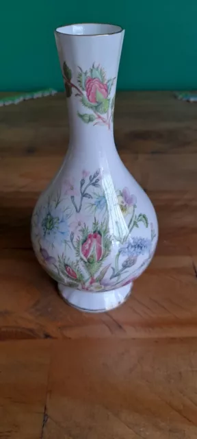 Aynsley 'Wild Tudor' Bud Vase. Fine Bone China. Pretty Design. V.G Condition.