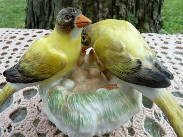 MEISSEN Germany - YELLOW FINCH BIRDS ON NEST FEEDING Figurine #59 Crossed Swords