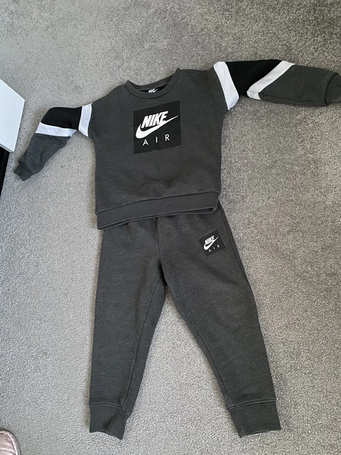 nike air max tracksuit 24-36 months