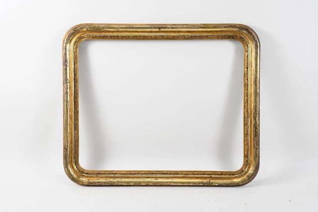 B18G47 - Marco antiguo, madera chapada en oro, siglo XIX