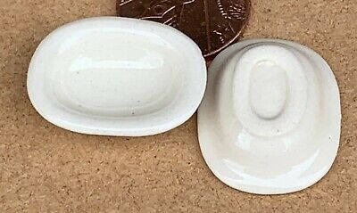 1:12 Scale 4 Cream Ceramic Square Plates 2.5cm Tumdee Dolls House Miniature Cr21 