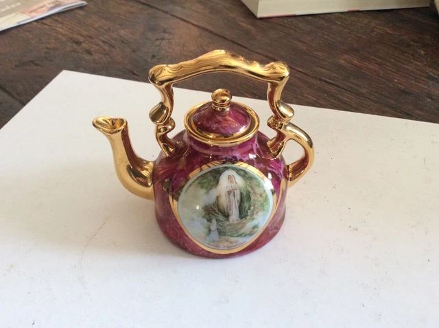 pot a the porcelaine limoges france miniature lourdes l’apparition (tres joli)