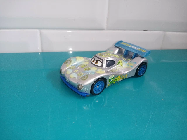 22.02.27.2 Voiture métal Cars Carla Veloso metallic finish Disney Pixar