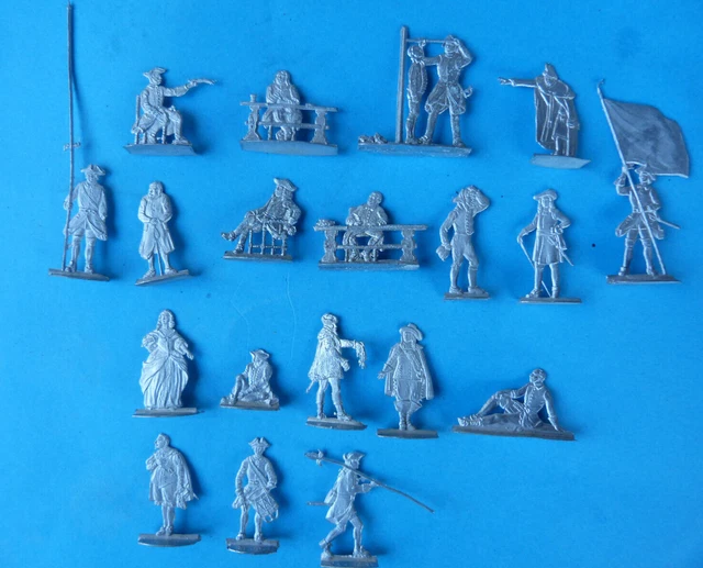 30 Soldats De Plats D'étain - Empire Français - Infanterie Au Combat - 30mm / 1:60