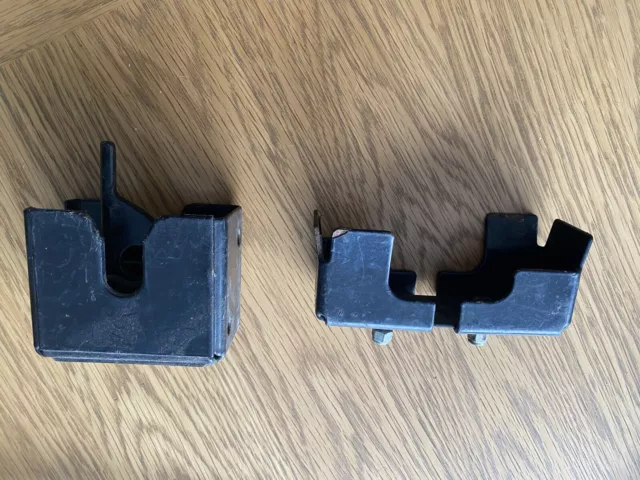 Genuine Land Rover Military SA80 Rifle Clips (Pair) fits all military vehicles