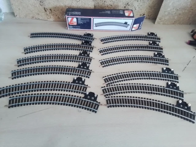LIMA HO LOT DE 8 RAILS COURBES DONT 1 RAIL D'ALIMENTATION R360