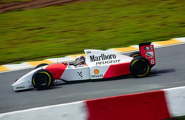 Mclaren Peugeot MP4/9 N°8 Martin Brundle 1994 1/18 Minichamps En Boîte