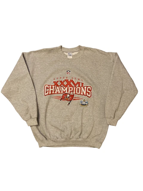Vintage 2003 Tampa Bay Buccaneers sweater. Vintage nfl crewneck