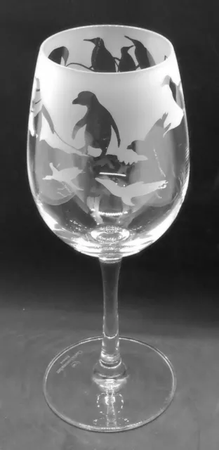 PENGUIN Frieze Boxed 35cl Crystal Wine Glass