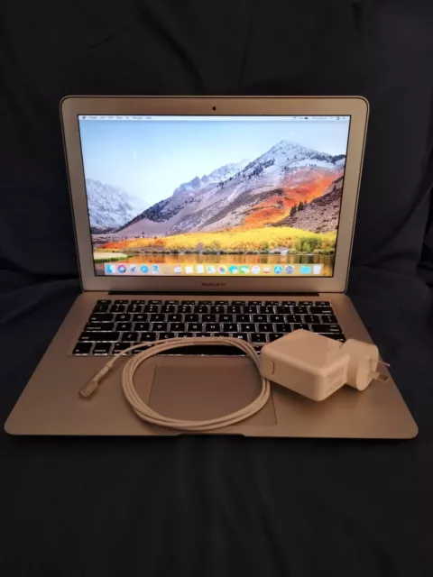 Apple MacBook Air A1369 (2011) 13.3" / i5 1.7GHz / 4GB / 128GB SSD with Charger