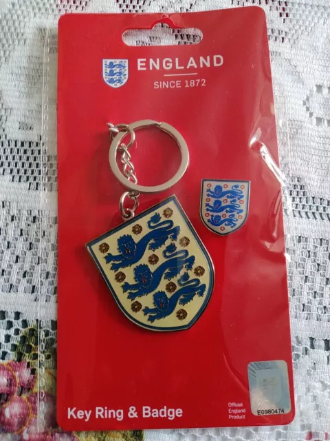 England Keyring And Badge Set