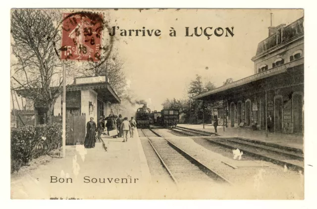 Cpa 85 Luçon 1928. Trains en gare. « J’arrive à Luçon » Animée. Dos divisé, écri