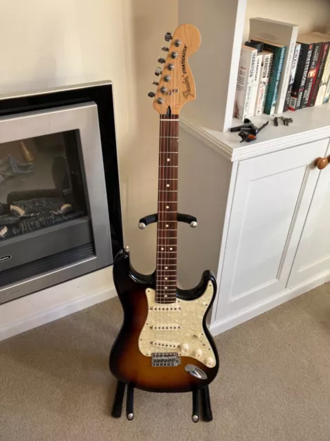 Fender deluxe roadhouse Stratocaster 2018 3 colour sunburst guitar