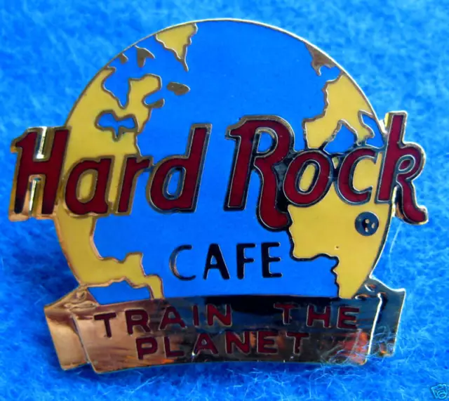 HRC INT STAFF *TRAIN THE PLANET* EARTH AWARD GOLD GLOBE Hard Rock Cafe PIN