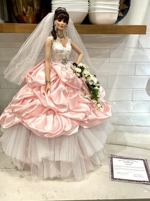 ASHTON DRAKE GALLERIES CINDY McClure " MIRELLA" GYPSY BRIDE Doll & Stand