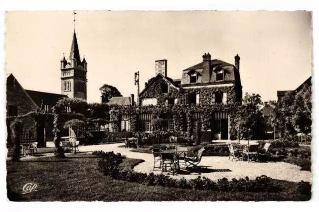 CPA TESSÉ-la-MADELEINE - La jardin de l'hotel de la roseraine (195227)