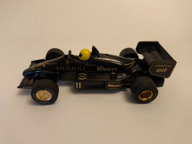SCALEXTRIC RENAULT SPORT R.S. 01  MCGREGOR  DE SCALEXTRIC REF