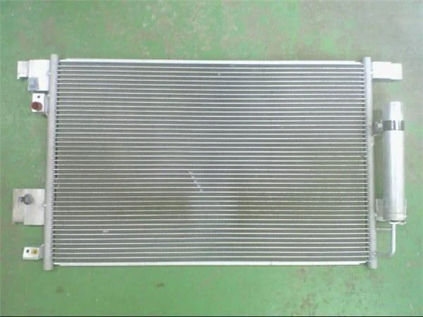 MITSUBISHI Delica D5 2007 DBA-CV5W Condensatore [usato] [PA02051124]