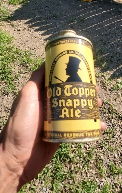 Beautiful Old Topper J-Spout Cone Top Beer With Cap  EMPTY CAN USBC 178-7