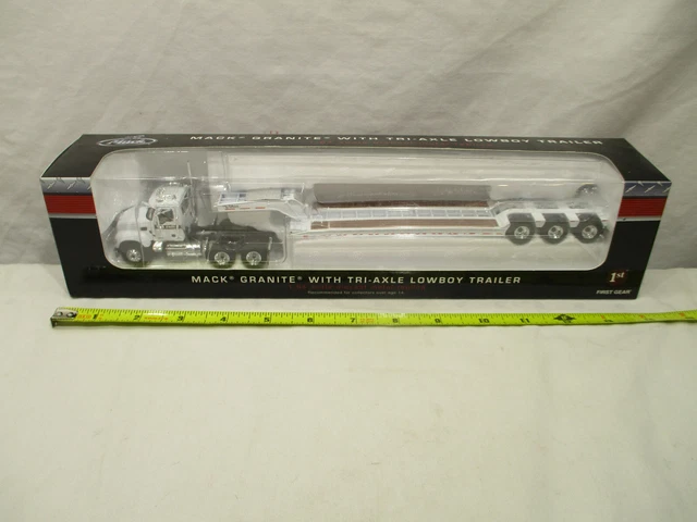 Camion Mack Granite MP Avec Remorque Lowboy - First Gear 1/50 - Occasion