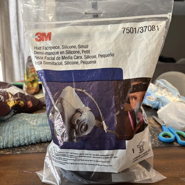 3M 7500 7501/37081 Series Professional Half Facepiece Respirator Silicone Small